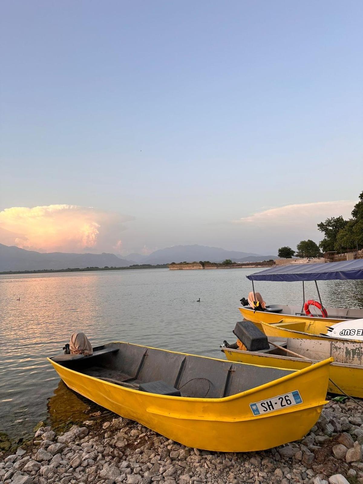 Serenity Široka Buitenkant foto