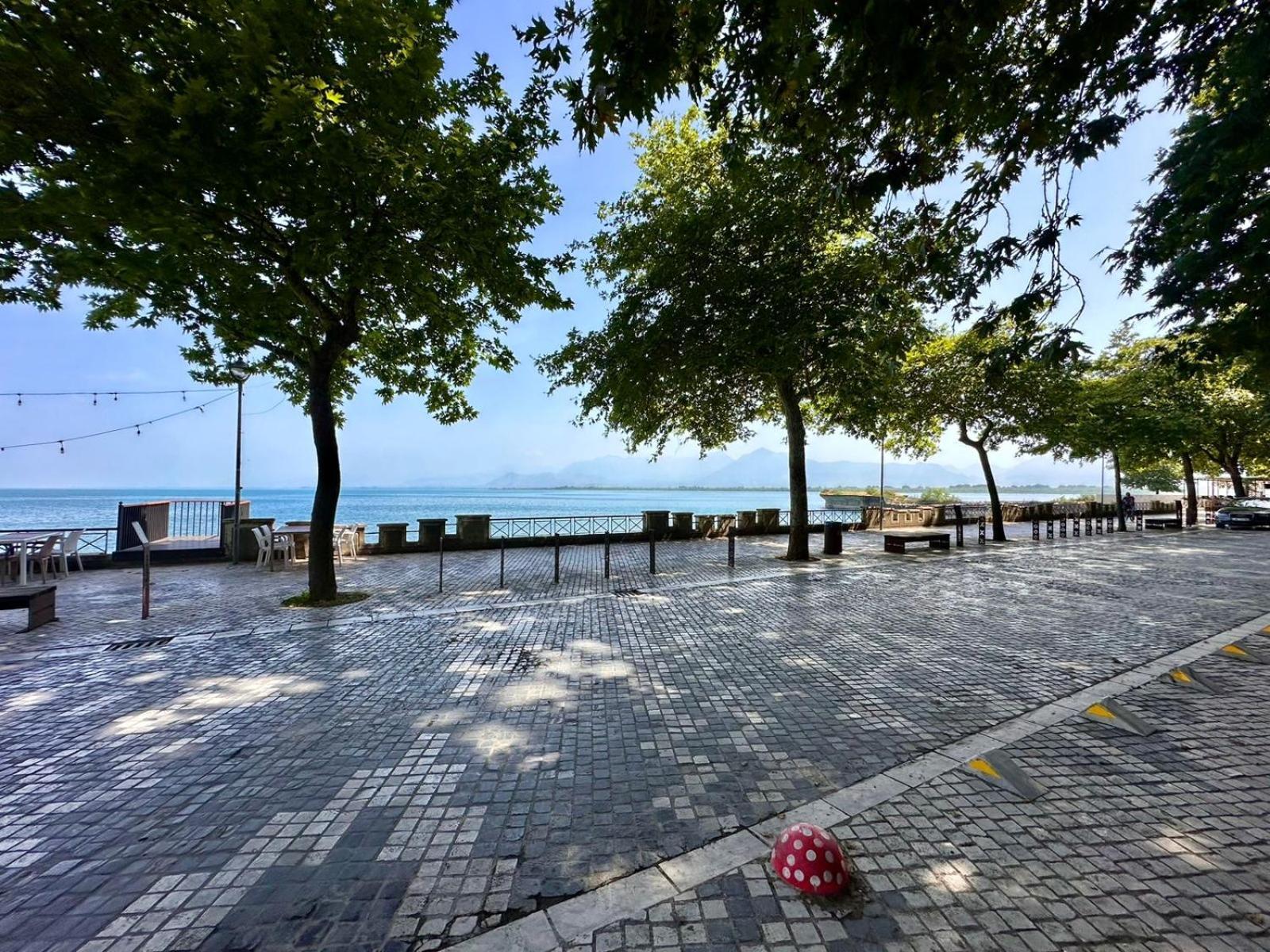 Serenity Široka Buitenkant foto