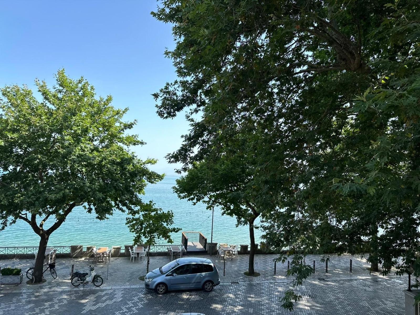 Serenity Široka Buitenkant foto